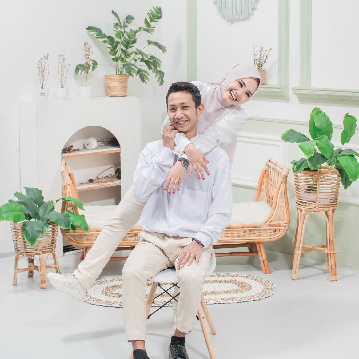 Shofi & Vivi